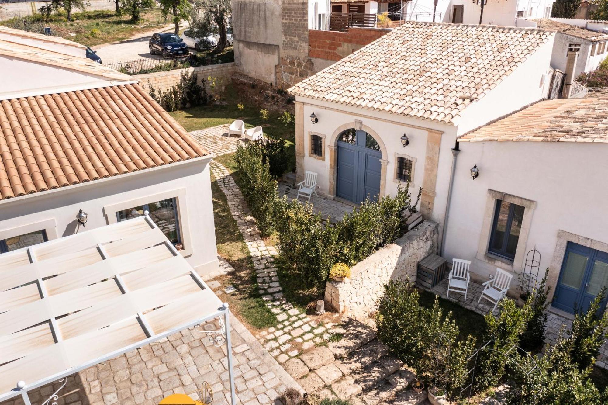 Bed and Breakfast MichaEl garden Noto Exterior foto